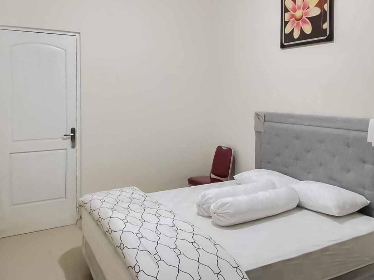 Wisma Talenta Mitra Reddoorz Джакарта Экстерьер фото
